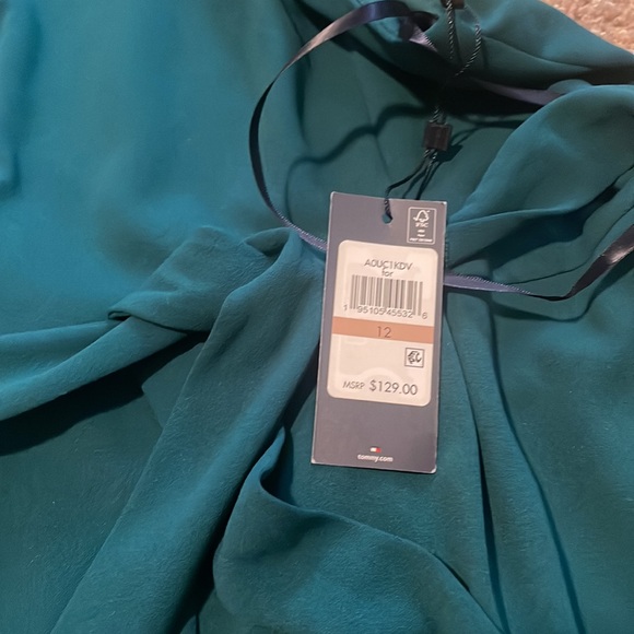 Beautiful emerald green jumpsuit | Tommy Hilfiger jumpsuit | Size 12 | NWT - Picture 4 of 4